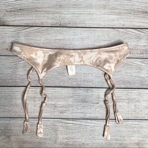 Victoria’s Secret Garter NWT size medium
